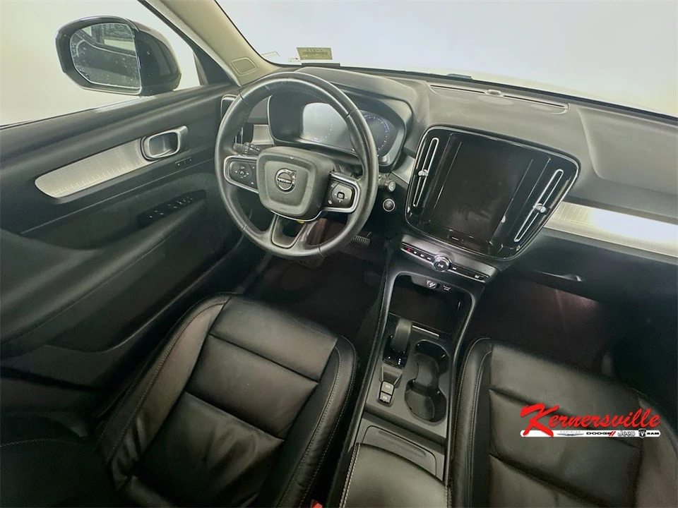 2022 Volvo XC40 - Image 9 of 21