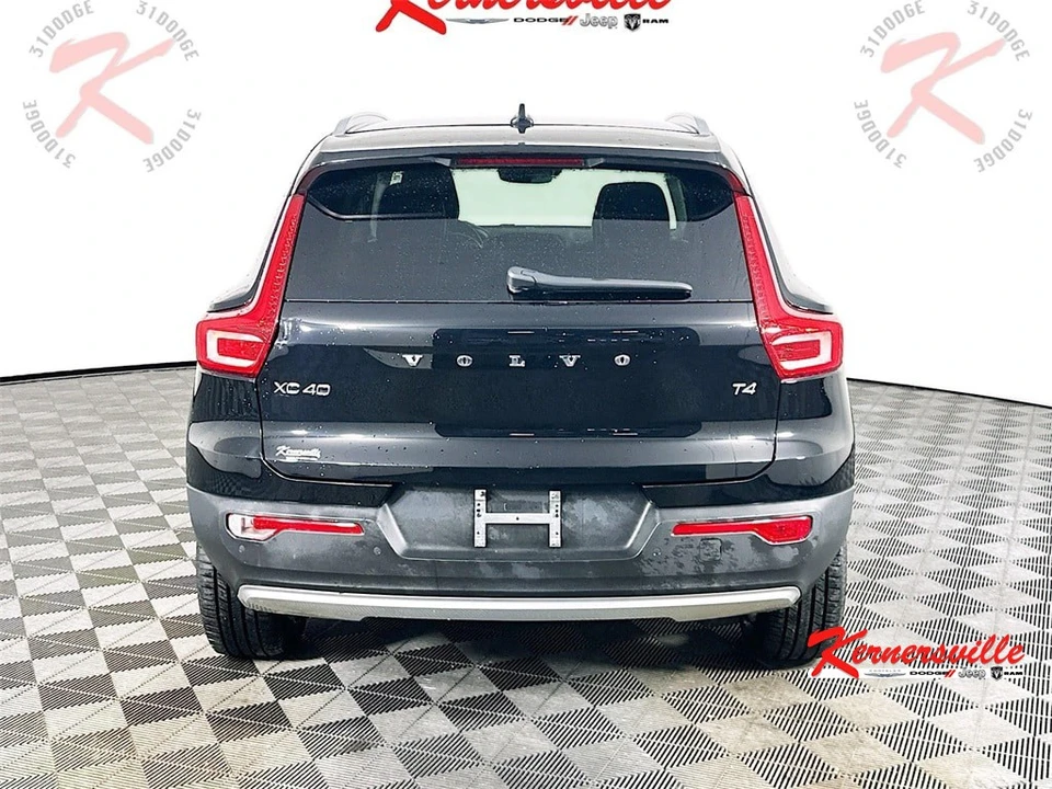 2022 Volvo XC40 - Image 6 of 12