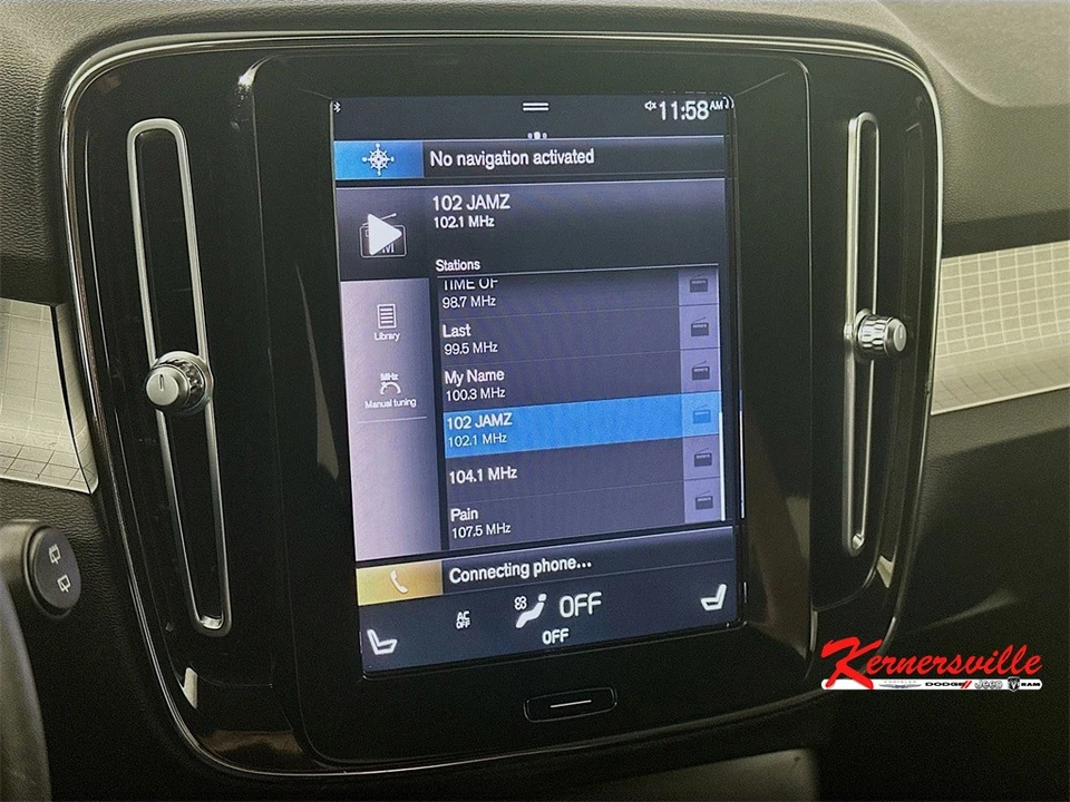 2022 Volvo XC40 - Image 17 of 21