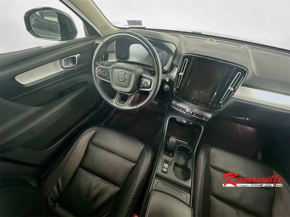 2022 Volvo XC40 - Image 9 of 12