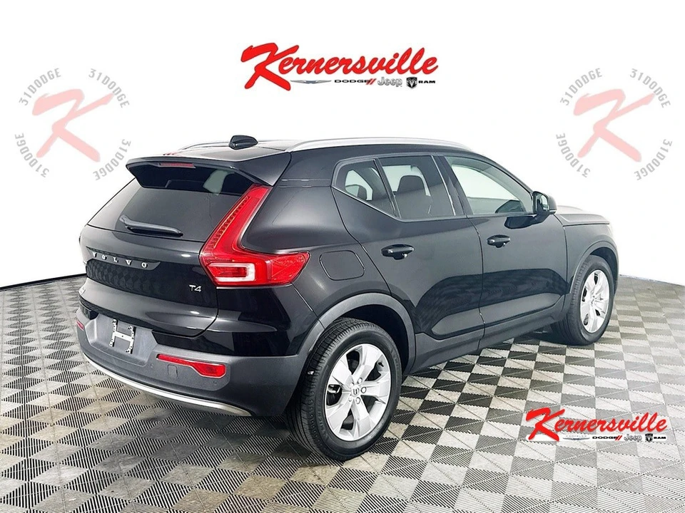 2022 Volvo XC40 - Image 7 of 21