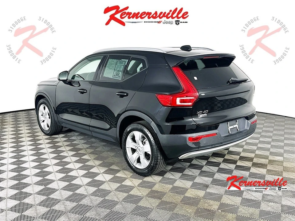 2022 Volvo XC40 - Image 5 of 12
