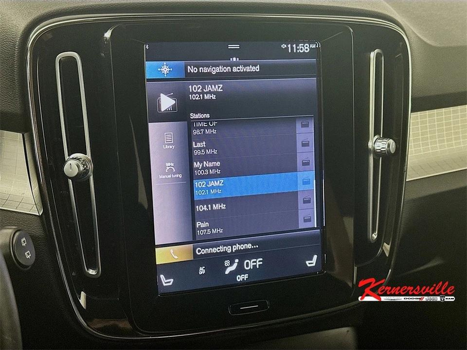 2022 Volvo XC40 - Image 17 of 21