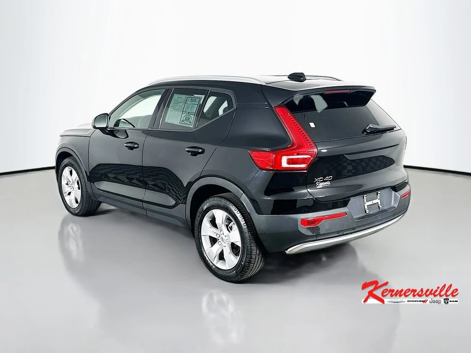 2022 Volvo XC40 - Image 5 of 21