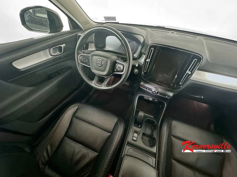 2022 Volvo XC40 - Image 9 of 21