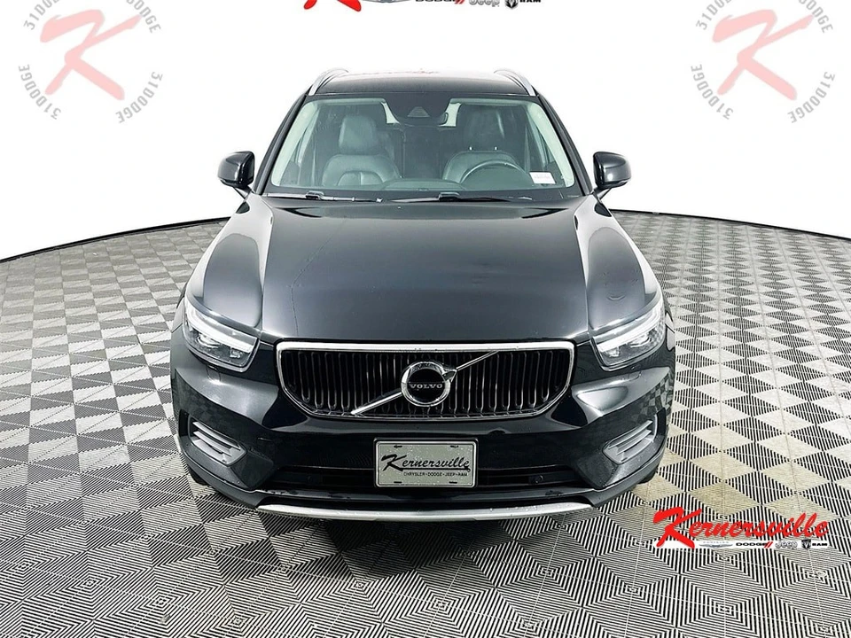 2022 Volvo XC40 - Image 2 of 12