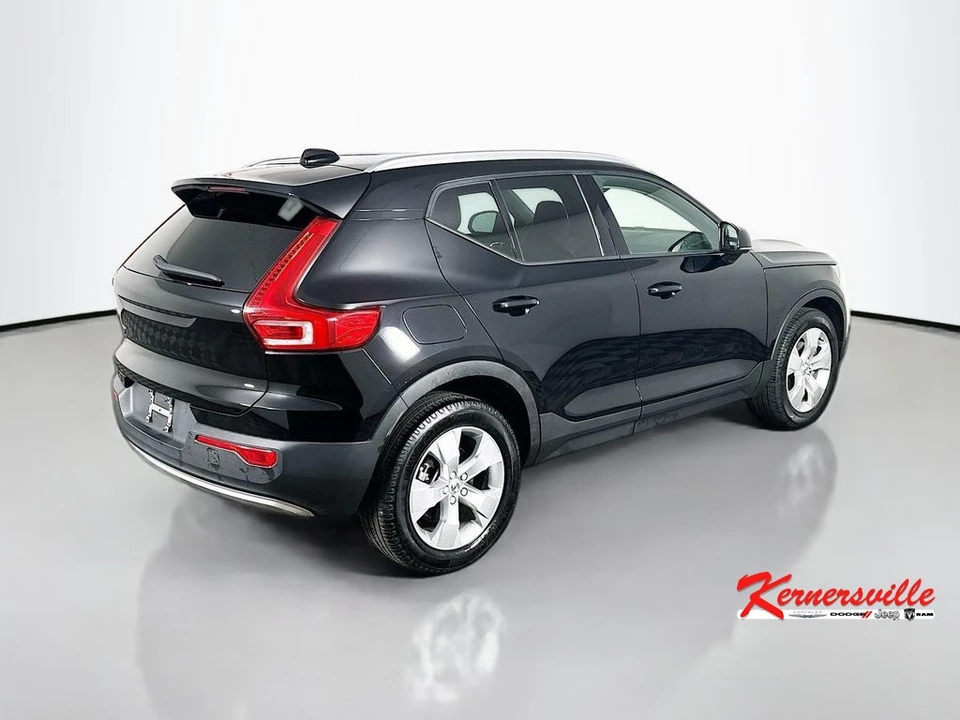2022 Volvo XC40 - Image 7 of 12