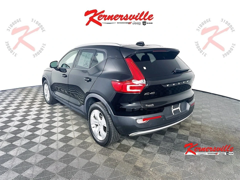 2022 Volvo XC40 - Image 5 of 12