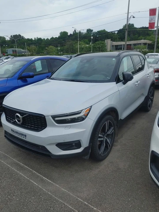 2022 Volvo XC40 - Image 2 of 7