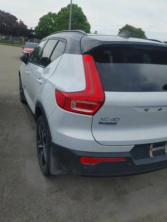 2022 Volvo XC40 - Image 3 of 7