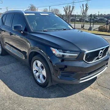 2022 Volvo XC40 Momentum