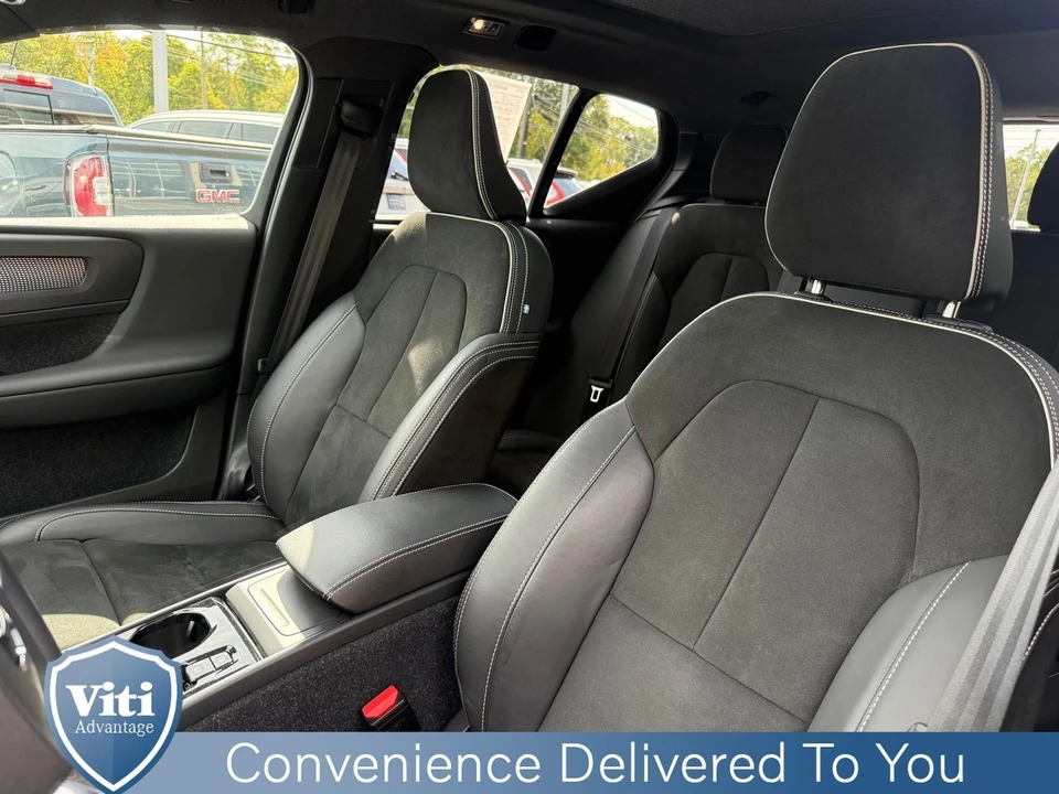 2022 Volvo XC40 - Image 18 of 21
