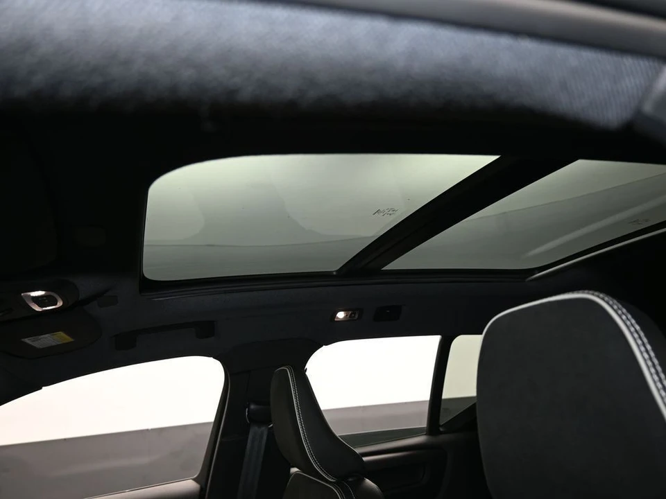 2022 Volvo XC40 - Image 11 of 12