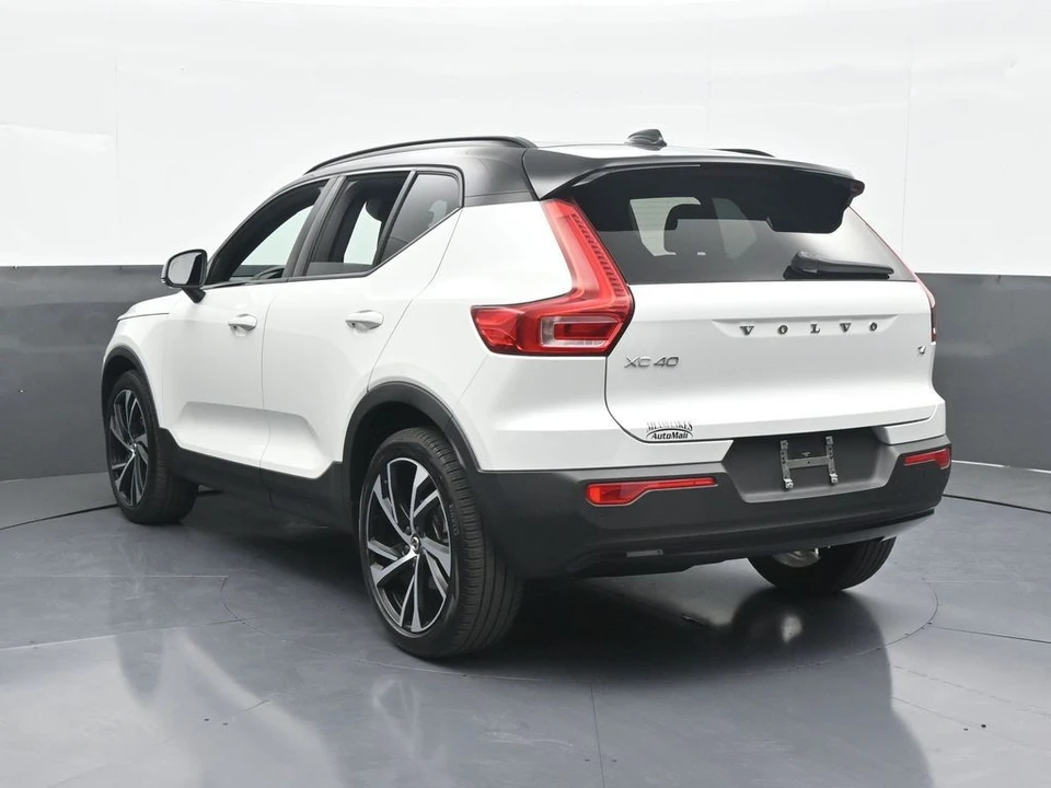 2022 Volvo XC40 - Image 4 of 12