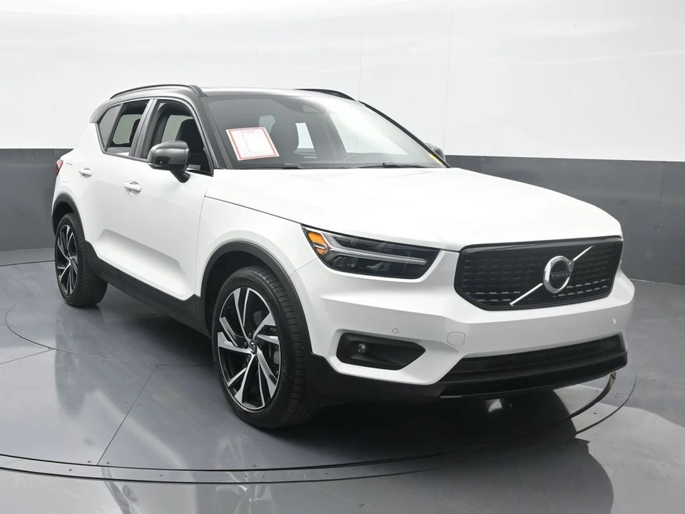 2022 Volvo XC40 - Image 9 of 12