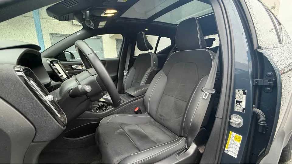 2022 Volvo XC40 - Image 5 of 5