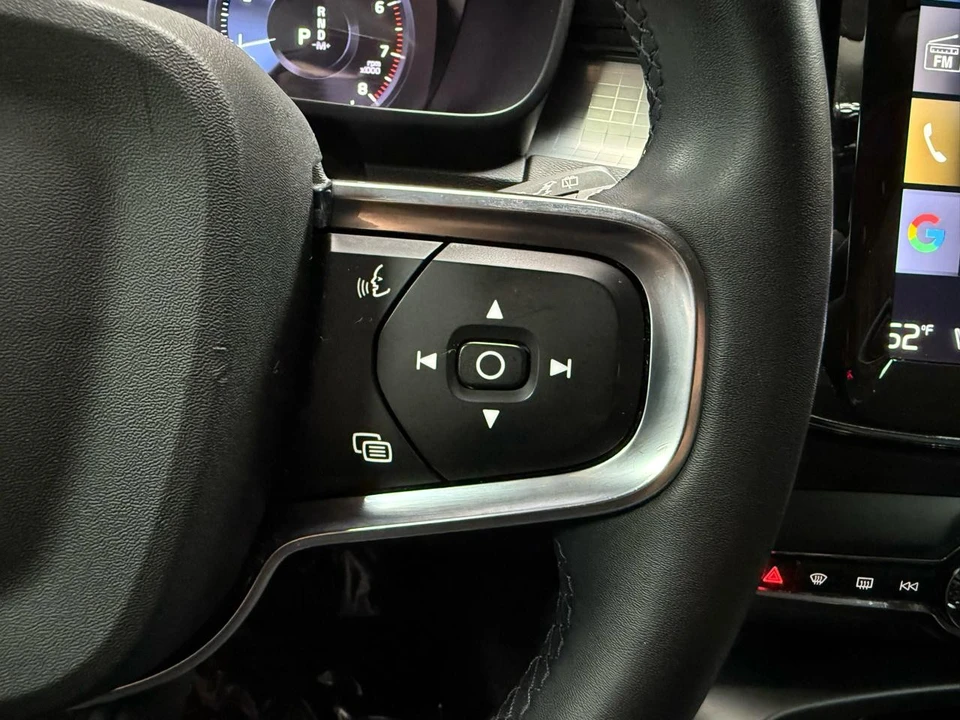 2022 Volvo XC40 - Image 14 of 21