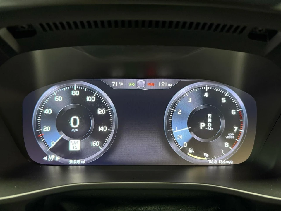2022 Volvo XC40 - Image 13 of 21