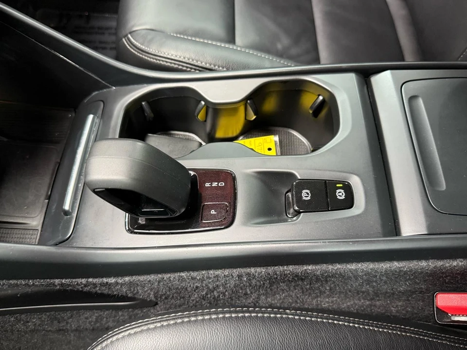 2022 Volvo XC40 - Image 20 of 21