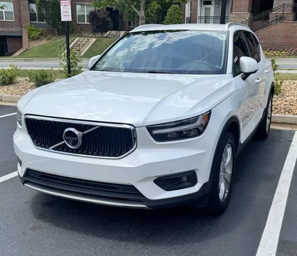 2022 Volvo XC40 T4 Momentum