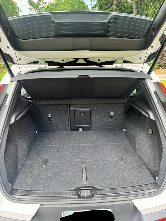 2022 Volvo XC40 - Image 7 of 8