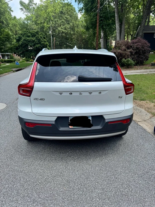 2022 Volvo XC40 - Image 5 of 8