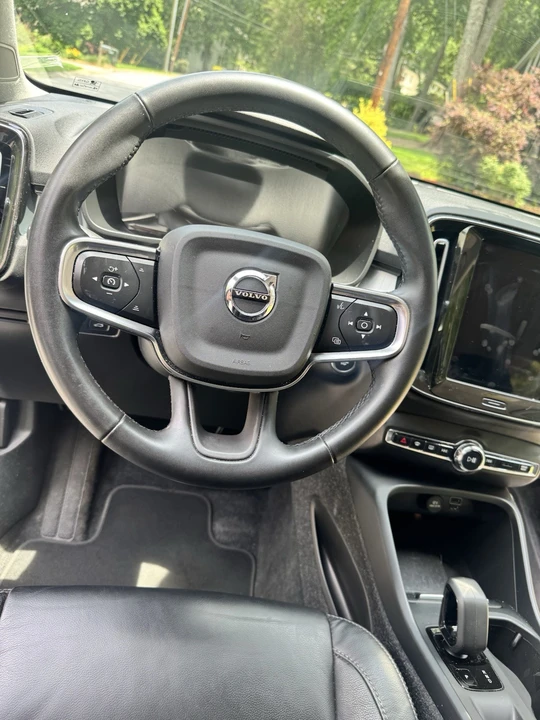 2022 Volvo XC40 - Image 8 of 8