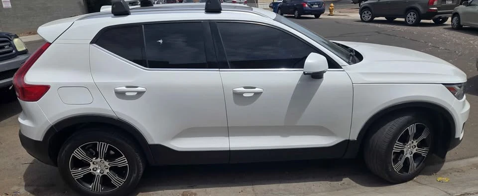2022 Volvo XC40 - Image 2 of 12