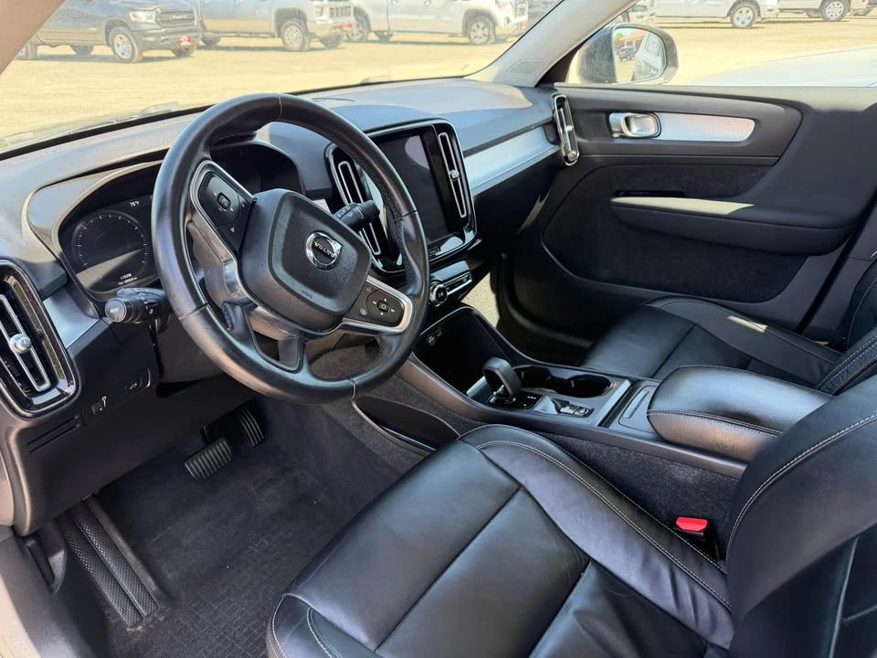 2022 Volvo XC40 - Image 6 of 8