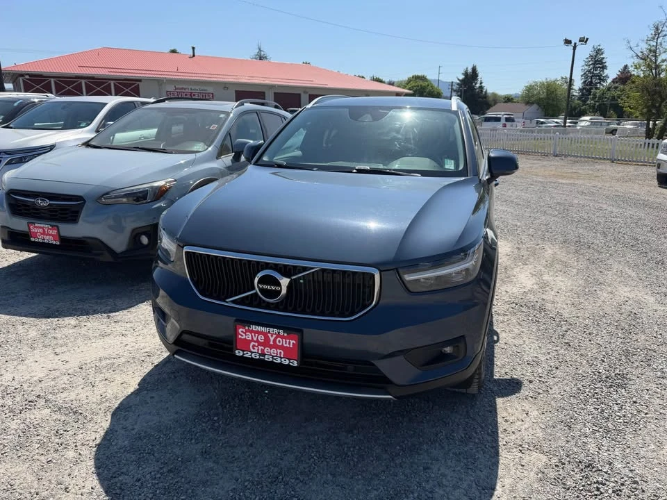 2022 Volvo XC40 - Image 2 of 8