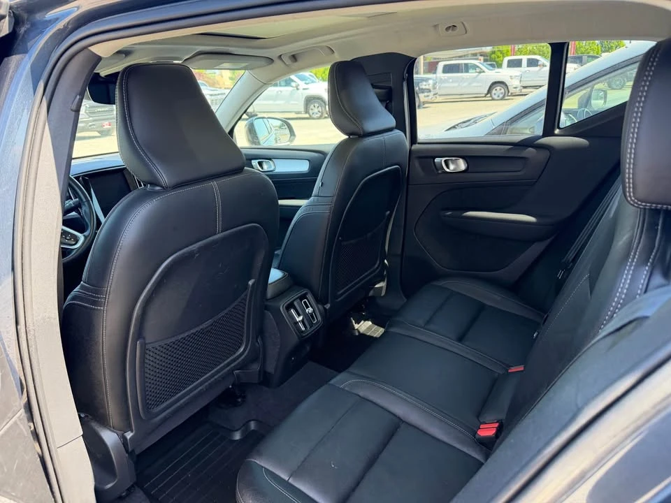 2022 Volvo XC40 - Image 7 of 8