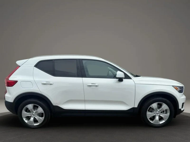 2022 Volvo XC40 - Image 4 of 12