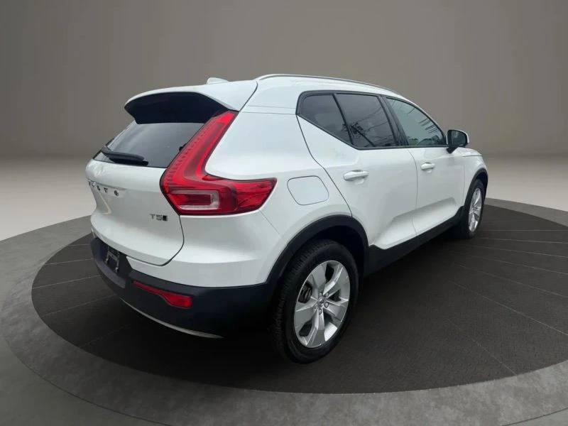 2022 Volvo XC40 - Image 5 of 12
