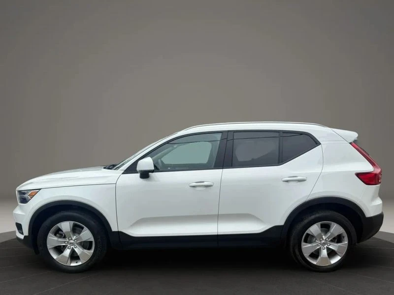 2022 Volvo XC40 - Image 8 of 12