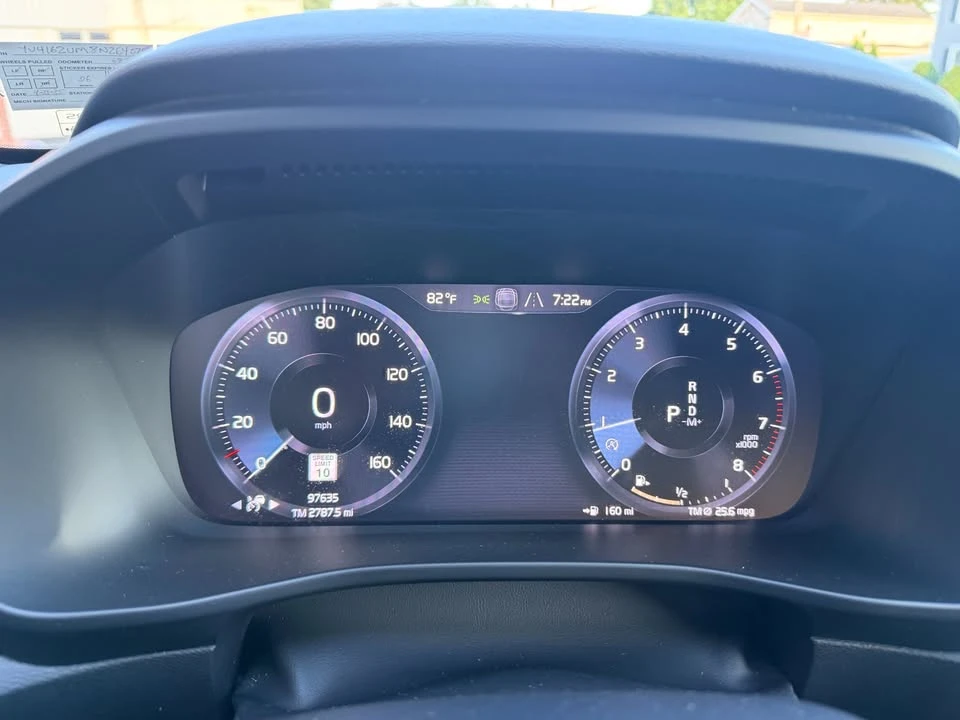 2022 Volvo XC40 - Image 14 of 19