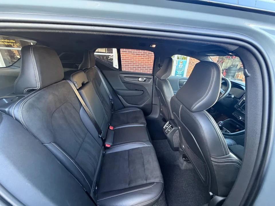 2022 Volvo XC40 - Image 10 of 19