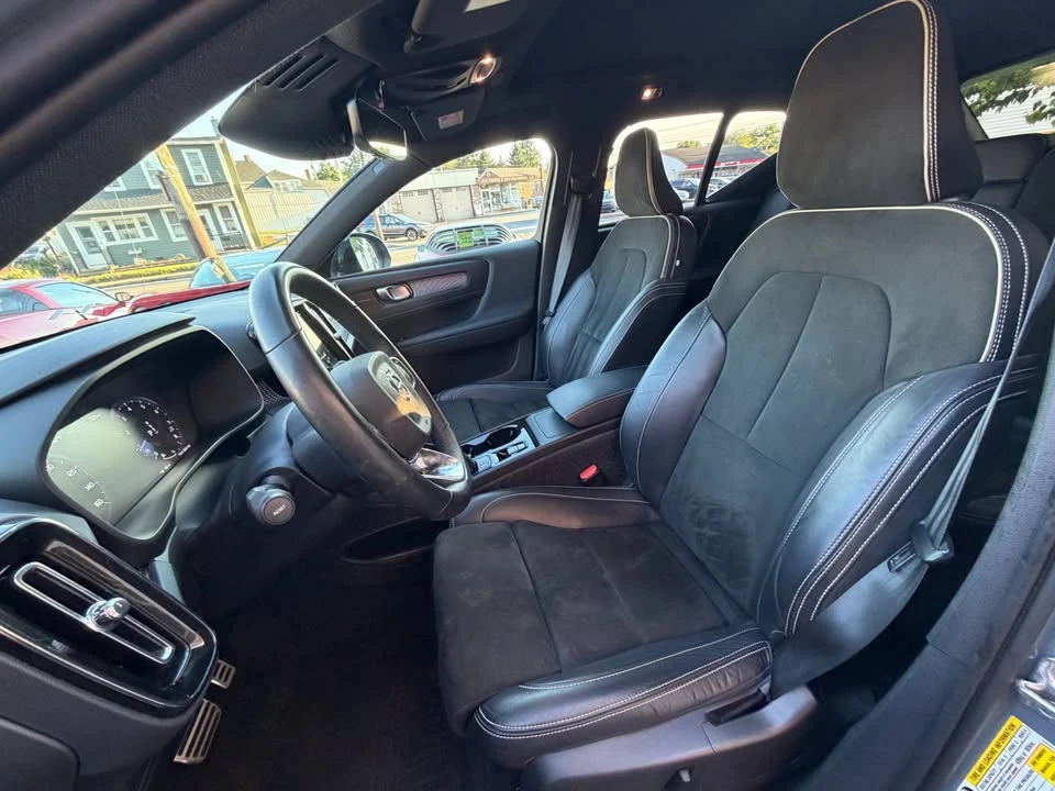 2022 Volvo XC40 - Image 12 of 19