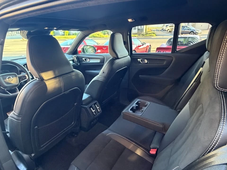 2022 Volvo XC40 - Image 15 of 19