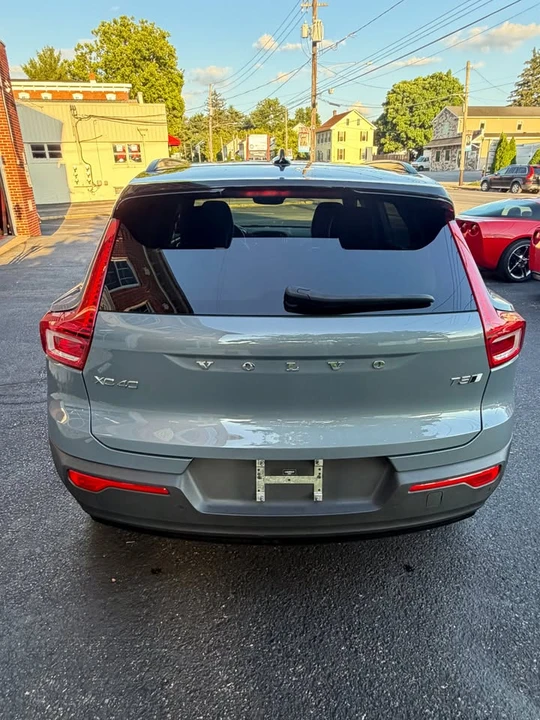 2022 Volvo XC40 - Image 7 of 19