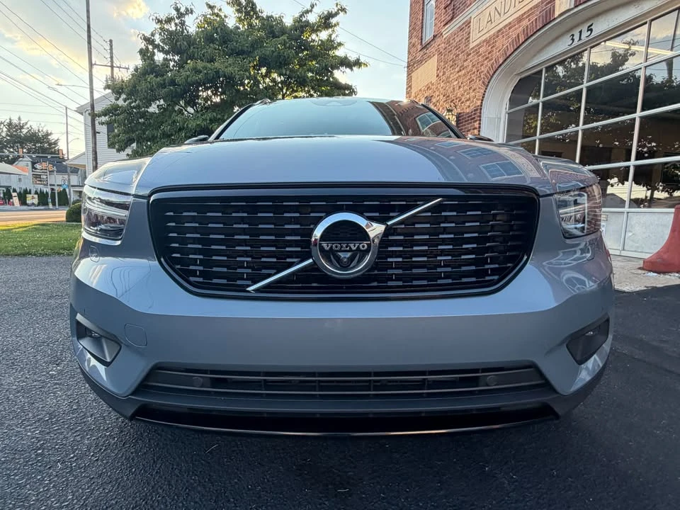 2022 Volvo XC40 - Image 3 of 19