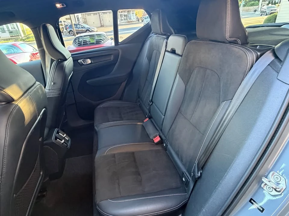 2022 Volvo XC40 - Image 8 of 19
