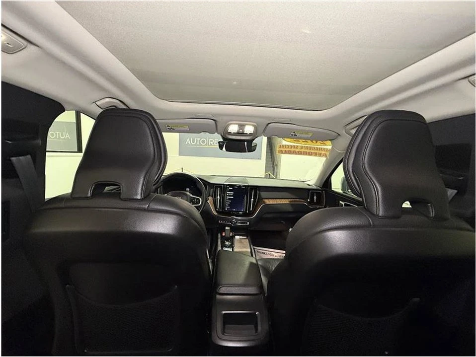 2022 Volvo XC60 2nd Gen - Image 16 of 20
