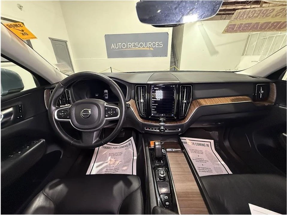 2022 Volvo XC60 2nd Gen - Image 17 of 20