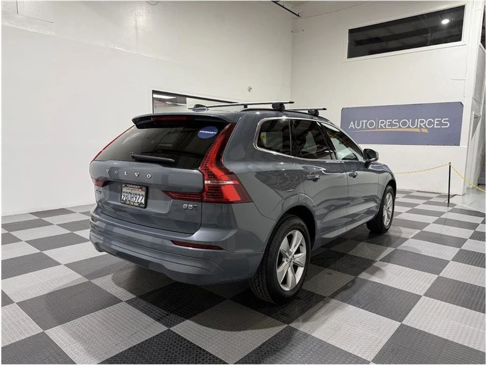 2022 Volvo XC60 2nd Gen - Image 5 of 20