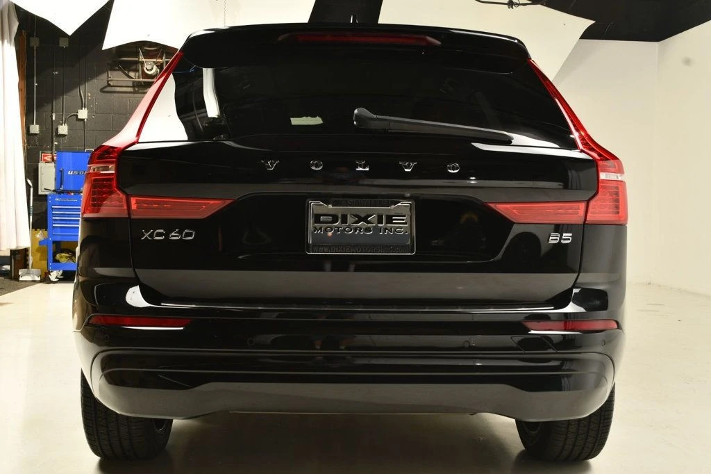 2022 Volvo XC60 2nd Gen - Image 11 of 12