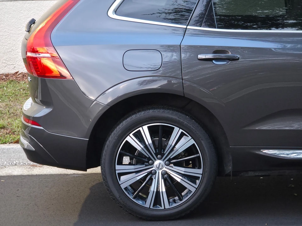 2022 Volvo XC60 2nd Gen - Image 8 of 21