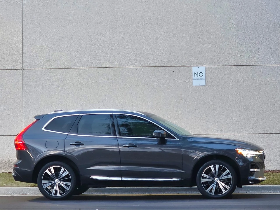 2022 Volvo XC60 2nd Gen - Image 7 of 21