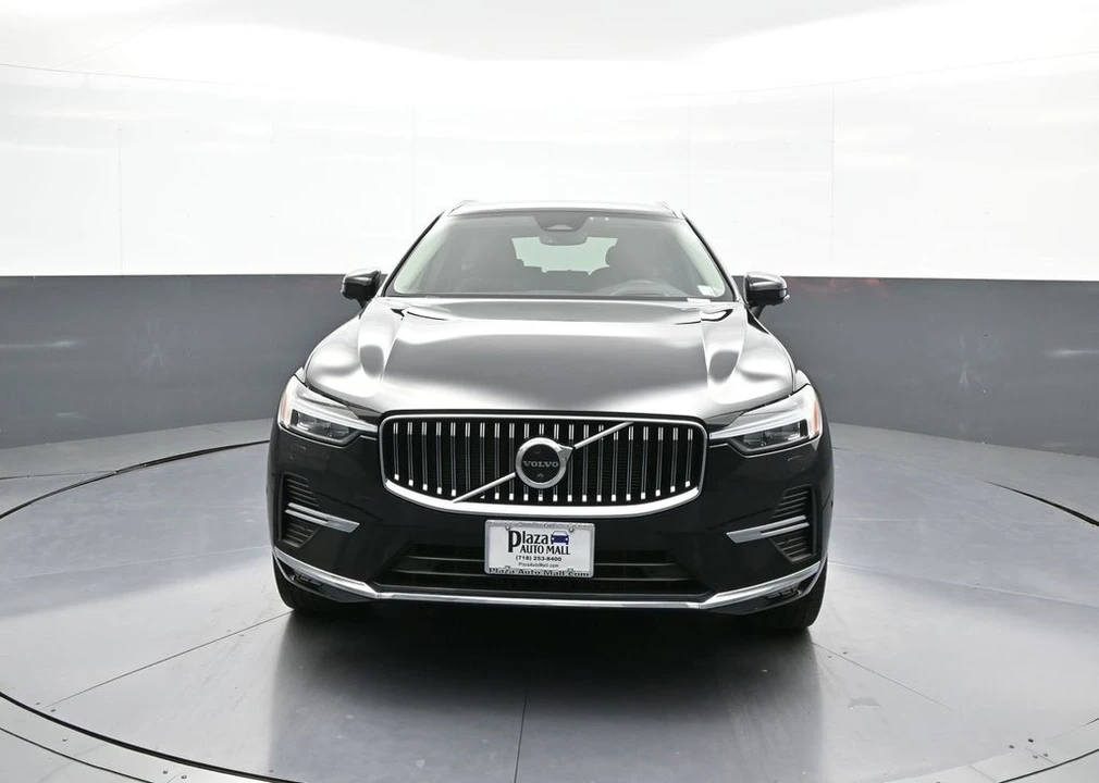 2022 Volvo XC60 2nd Gen - Image 2 of 21