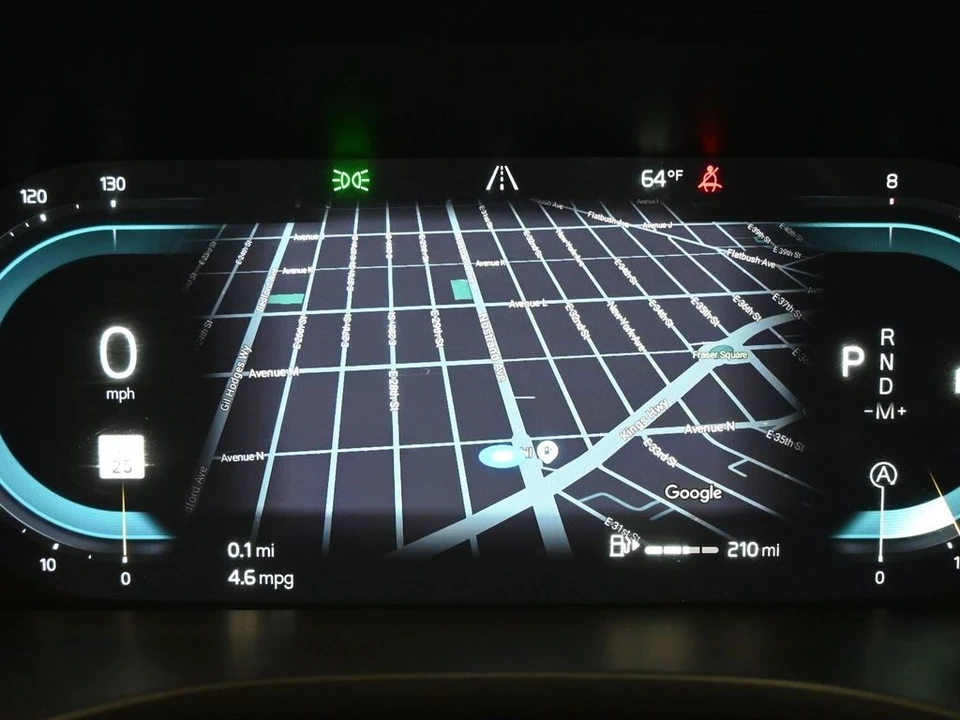 2022 Volvo XC60 2nd Gen - Image 16 of 21
