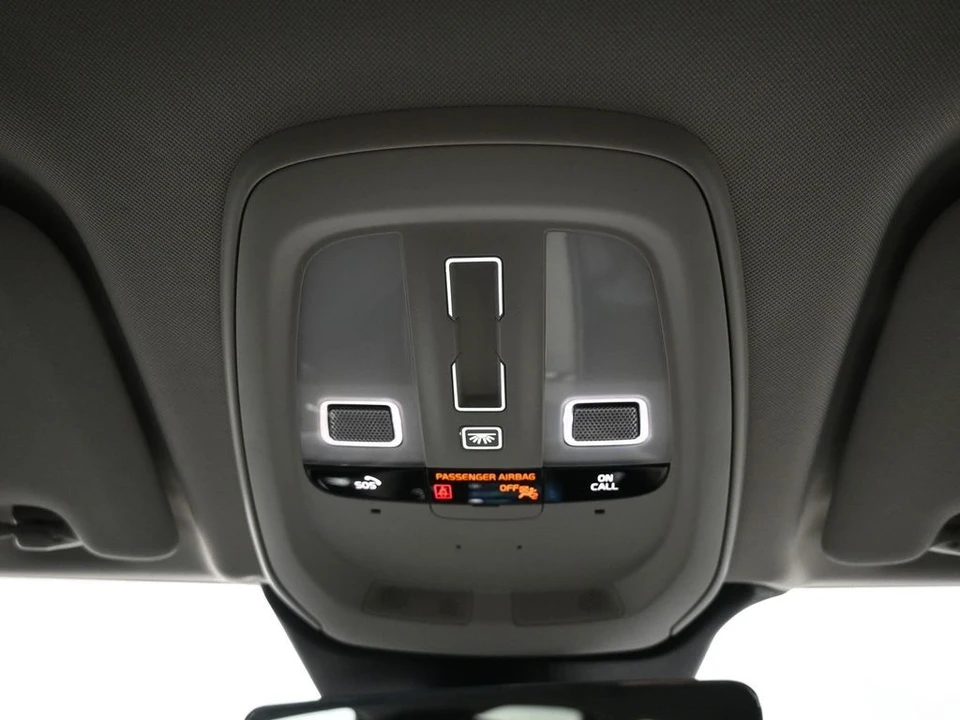 2022 Volvo XC60 2nd Gen - Image 19 of 21